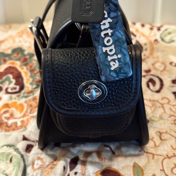 Coach Cargo Wavy Dinky Bag In Coachtopia Leather - Picture 5 of 12